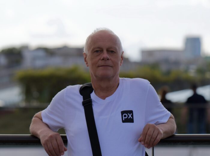 surprising_media-man-7182754 surprising_media-man-7182754